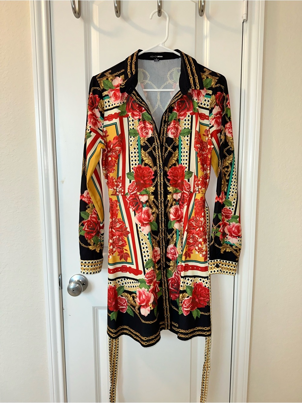 Fashion Nova Black Mini Dress with Red Rose & Gold Chain Print - Picture 1 of 3